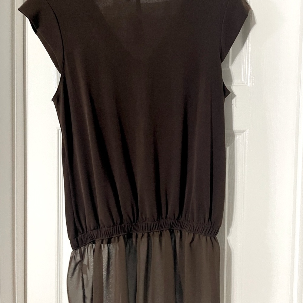 Sleeveless sheer Top - Picture 3 of 4